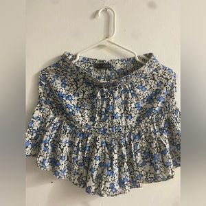 Women’s blue and white floral skirt. Size S. Good condition. Lightly used.